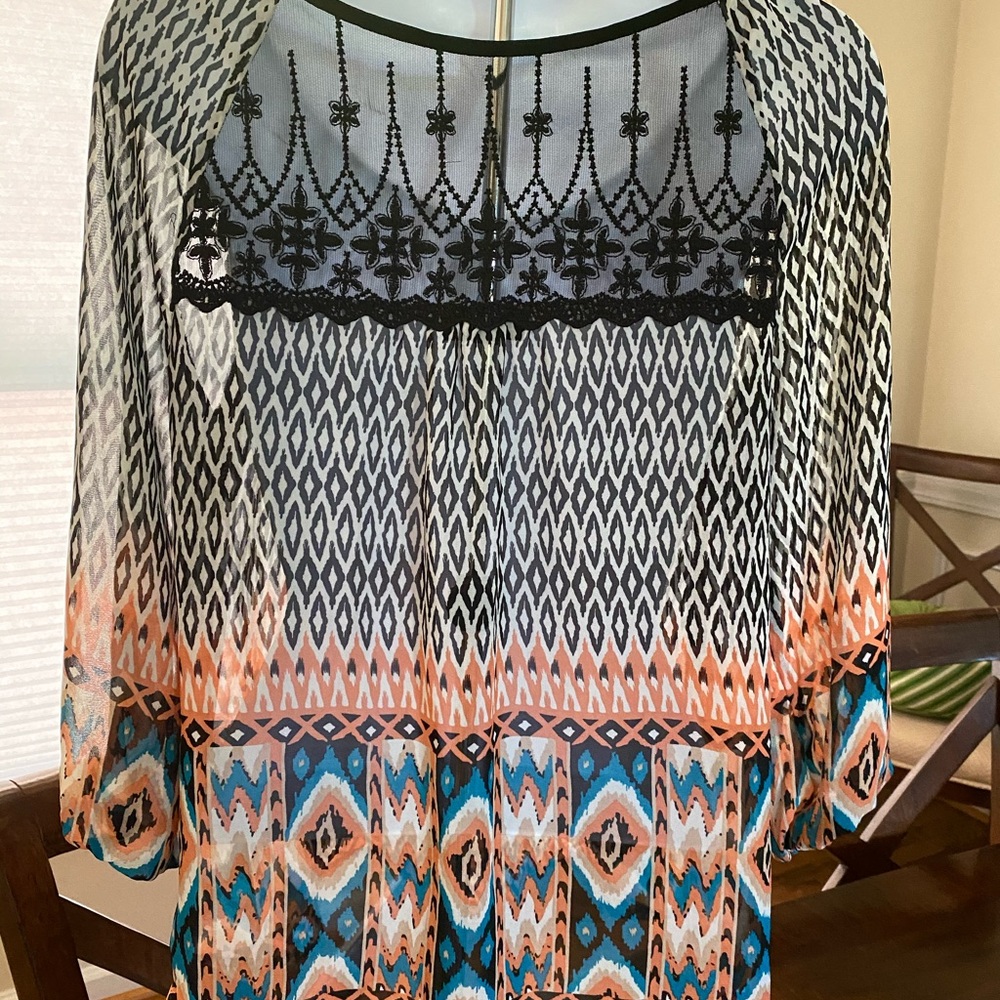Flowy light blouse - Picture 2 of 5